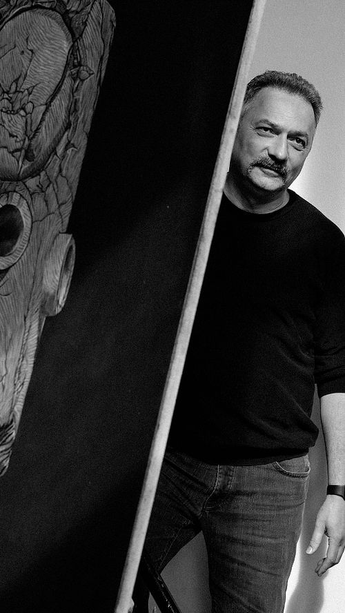 &Scaron;imrak is a painter who originally trained in a realist style and later developed an appreciation  for the more progressive work of his European and American contemporaries. His Neo-Pop aesthetics and conceptual practice borrow extensively from consumer o