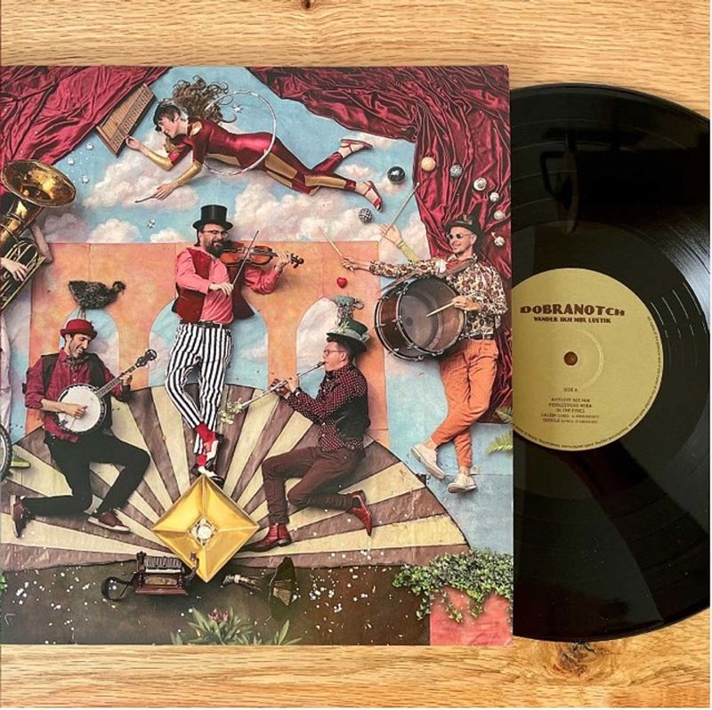 Flying circus by Elya Yalonetski