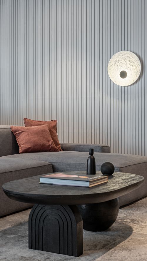 Muted-toned architectural detail in soft light – Columna project