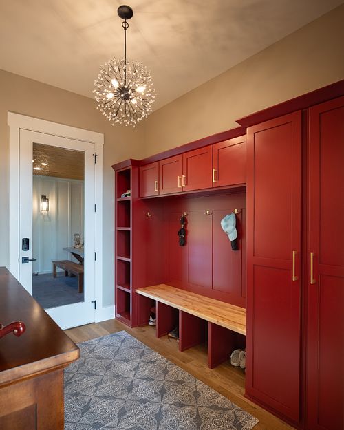 Mudroom door leading to breezeway