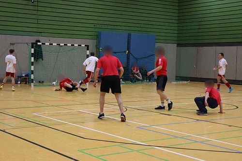 Verantwortung &uuml;bernehmen &ndash; Resozialisierung durch Fu&szlig;ball