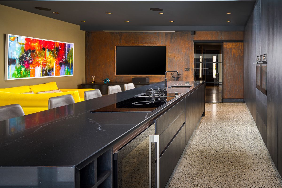 Striking Dark Kitchen with Silestone Eternal Noir - Dublin 24