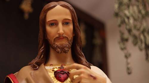 A beautifully restored Daprato statue of the Sacred Heart of Jesus ready to go back to its home.