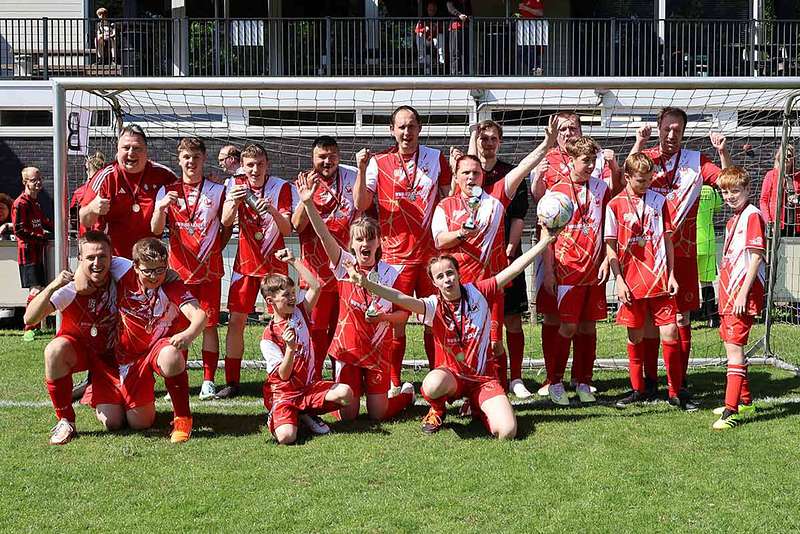 Fußball, der verbindet – mitten im Herzen von Nijverdal