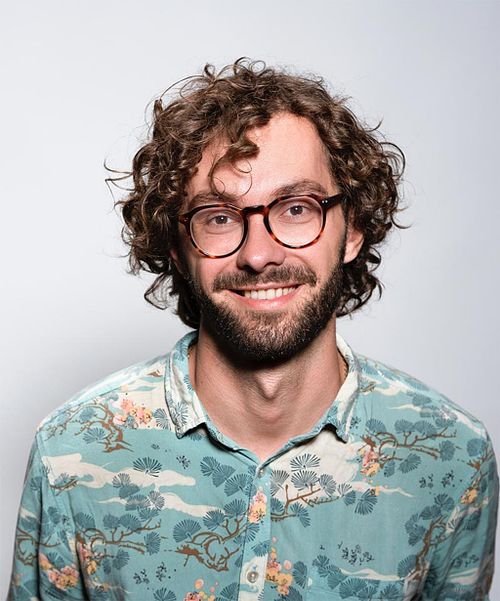 Hello, I am Alex Roi.