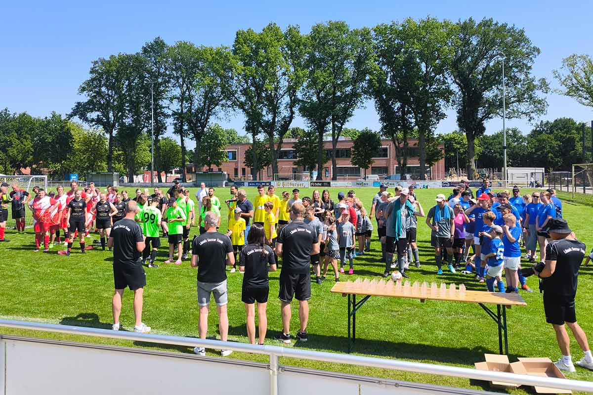 Gemeinsame Siegerehrung bei einem gelungenen Turnier