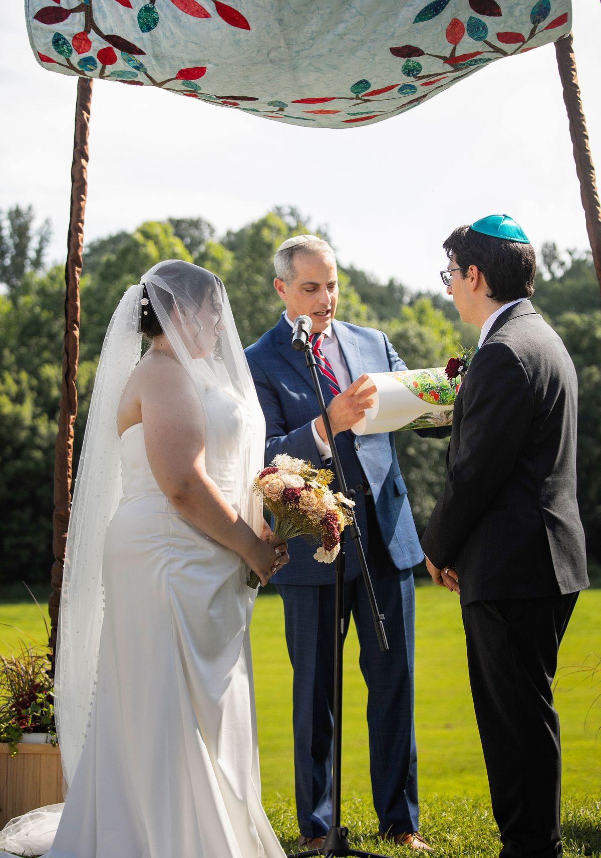Jewish Couple getting married at Seneca Creek Lodge