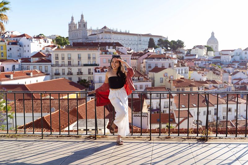 How to Choose the Right Photographer in Lisbon: Essential Guide for Travelers and Locals