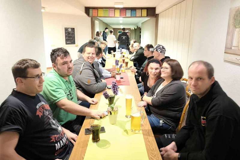 Ibb-Kickers & Sechz'ger Löwen - Gute Freunde kann niemand trennen