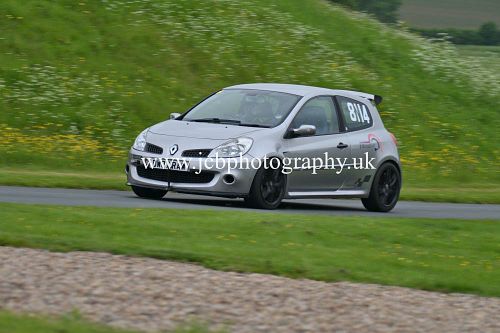 Renault Clio 197 driven by Ian Downie