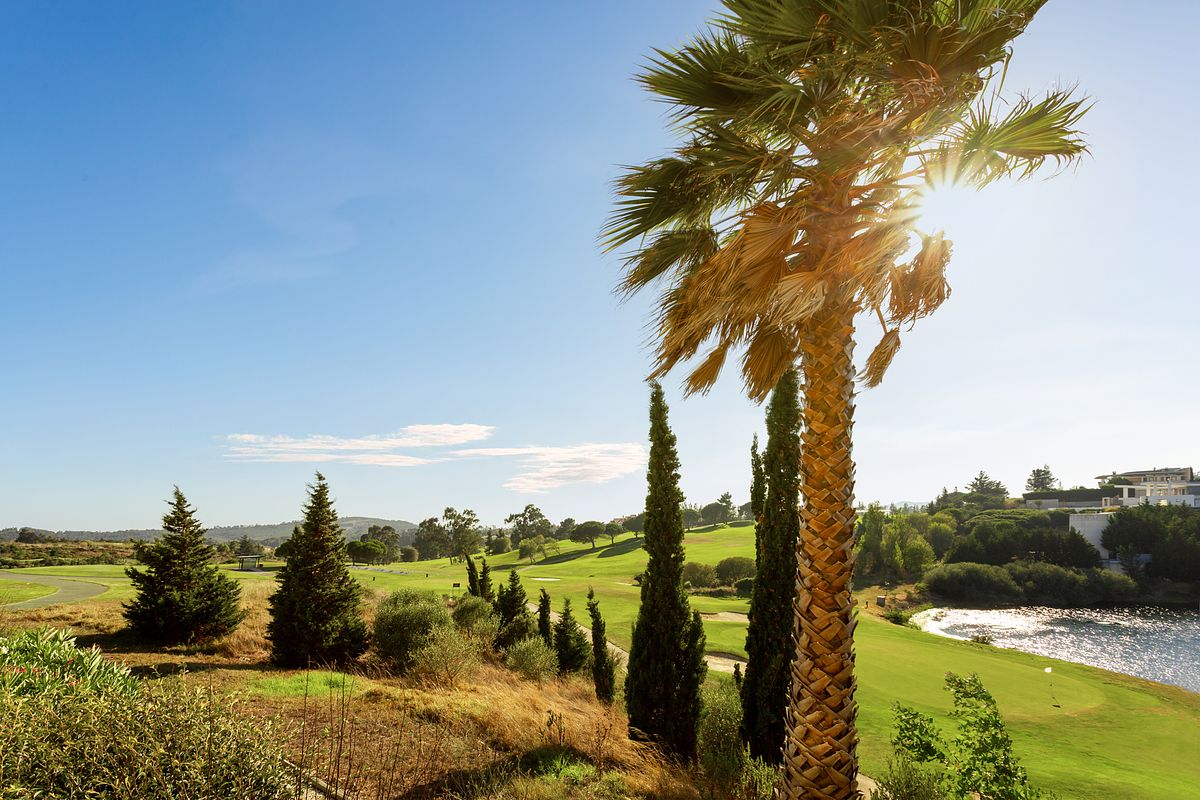 Fotografia imobili&aacute;ria de apartamento T4 no Belas Clube de Camp