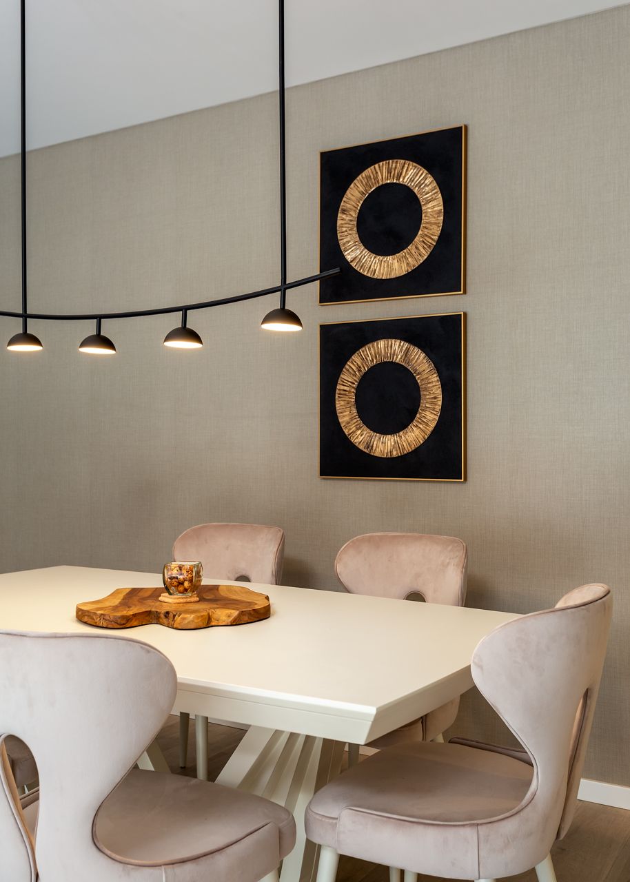 Fotografia de no Apartamento Montijo, destacando a decora&ccedil;&atilde;o com Estilo Africano.