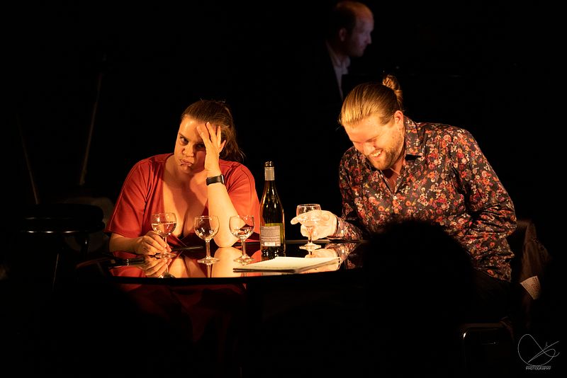 Studioet stengjer kl 15:00 i dag fredag.