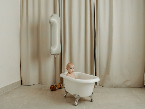 &euro;199/first Birthday Session