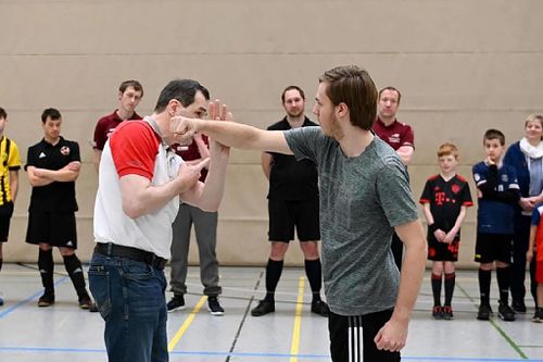 Wir denken weiter als bis zur Seitenlinie