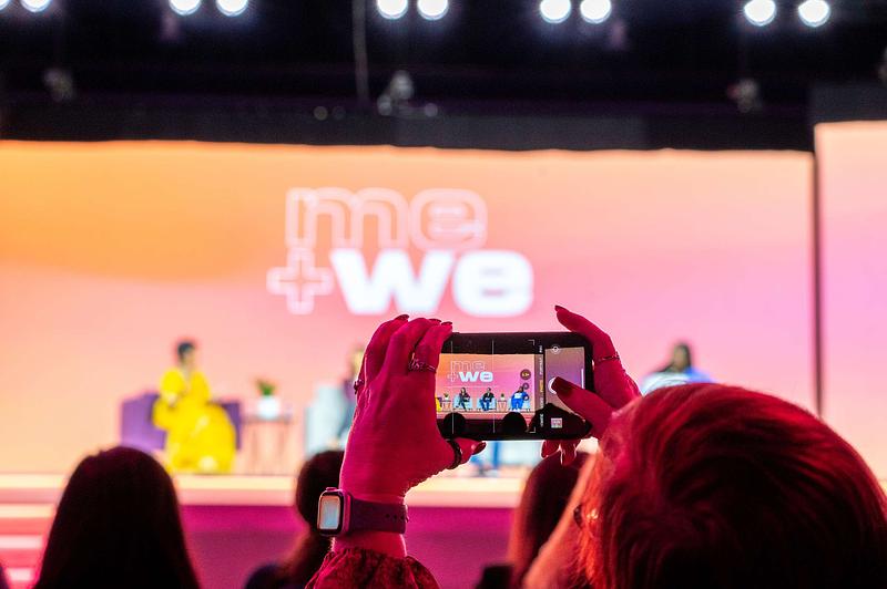 How Corporate Event Photography Drives Social Media Engagement and Executive Visibility