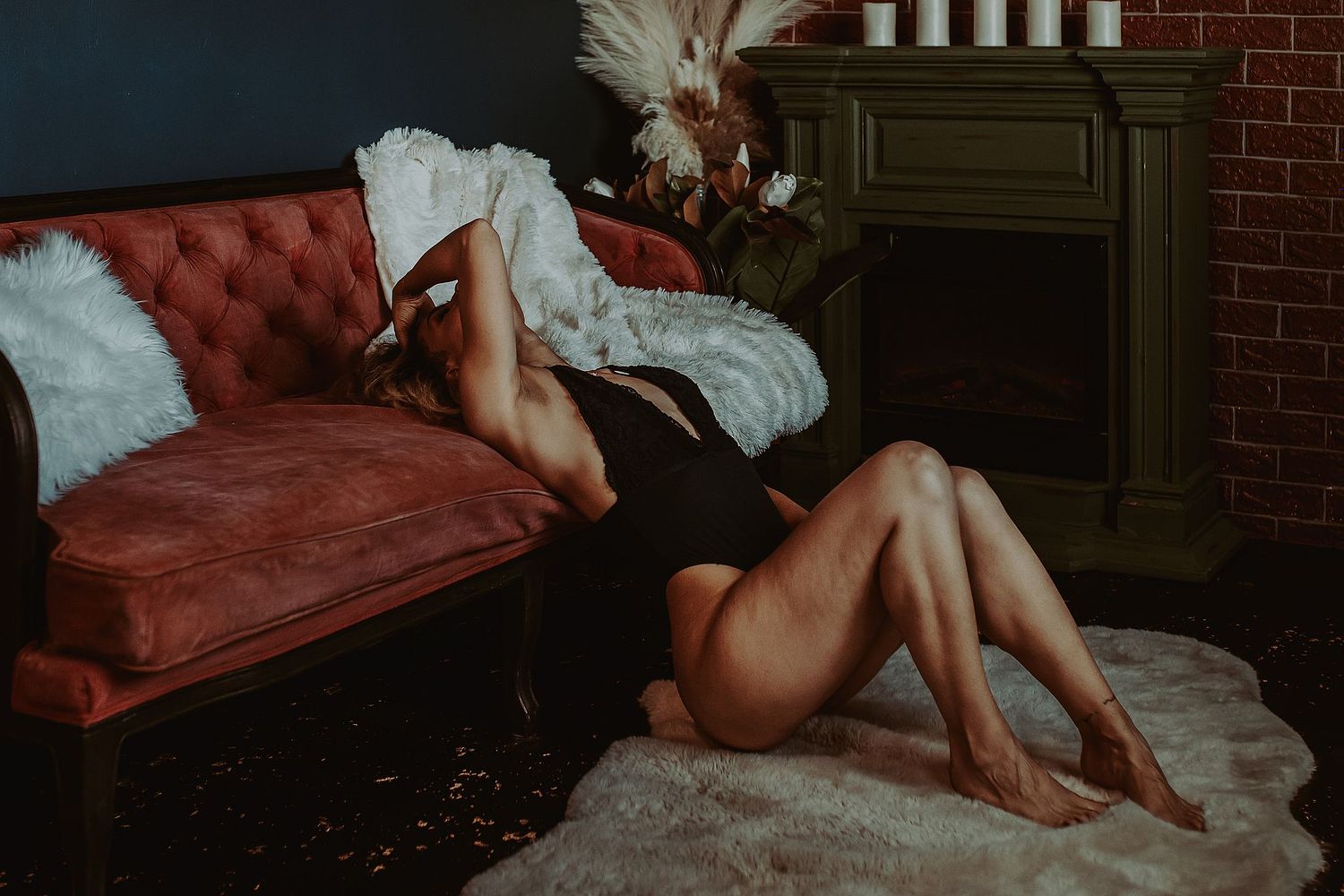 Private boudoir studio in Willcox Arizona offering professional hair and makeup, wardrobe options, and empowering photography sessions for women from Tombstone, Sierra Vista, and Benson