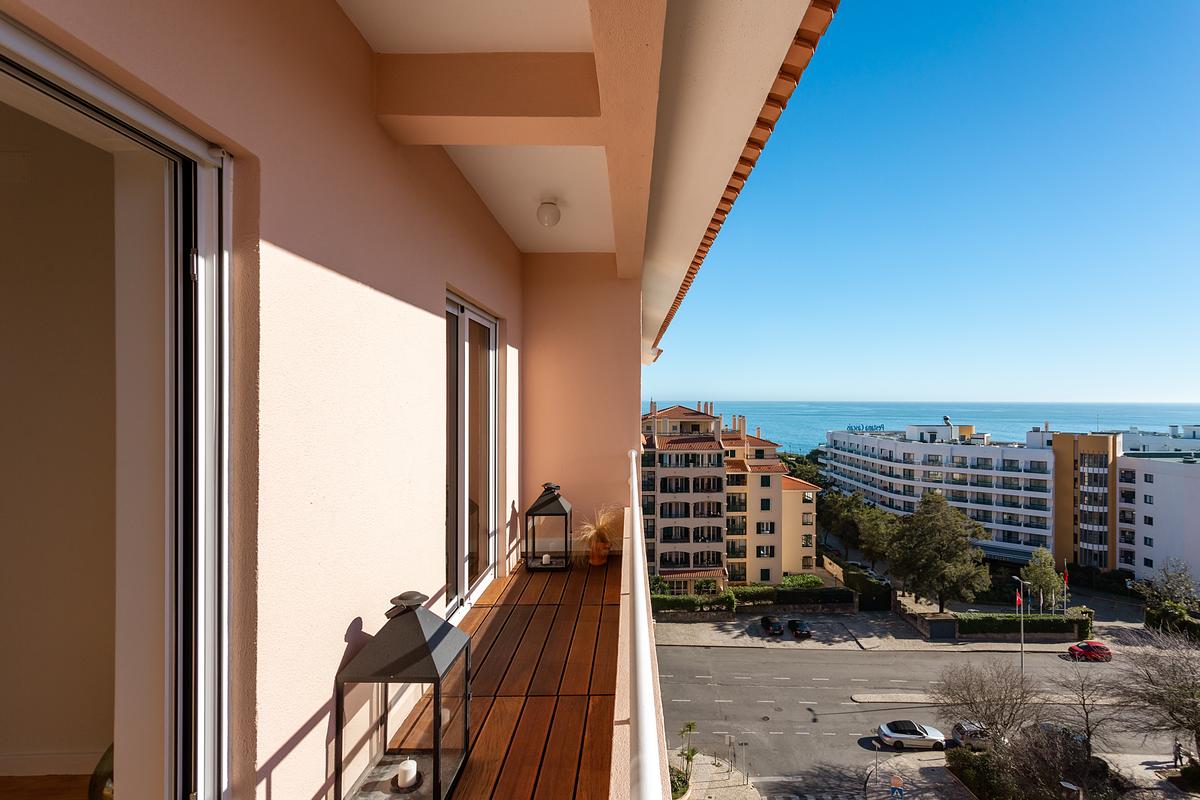 aranda de apartamento T2 na Guia em Cascais com vista mar e enquadramento lateral