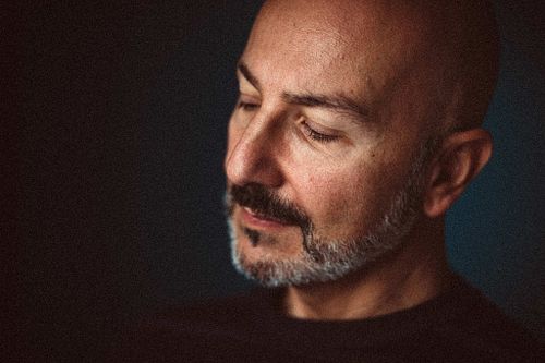 Ciao, sono Davide Atzei. Fotografo di matrimonio con base in Sardegna.