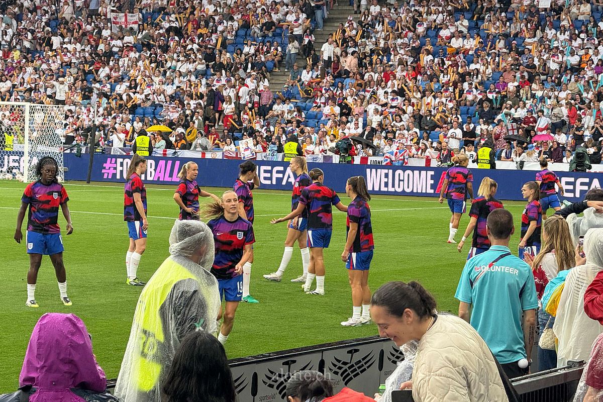 An image of the England team players warming up before the WEURO final in Basel 2025 | Martin Potter