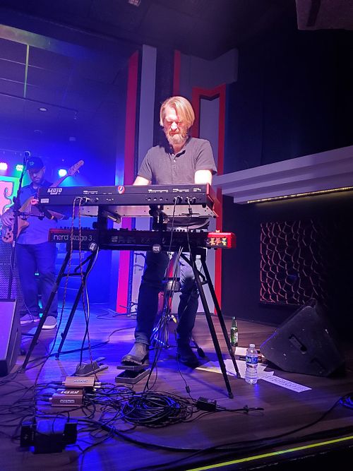 Hammond B3 & Keyboards