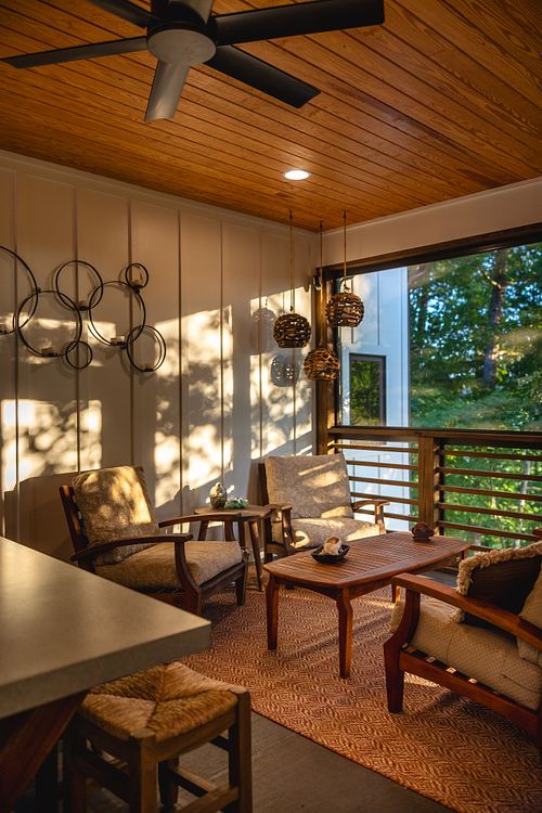 Seating and reading nook in screened room