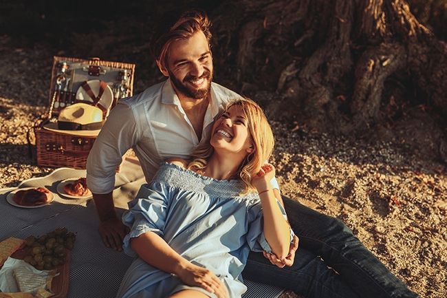 pareja al aire libre disparar