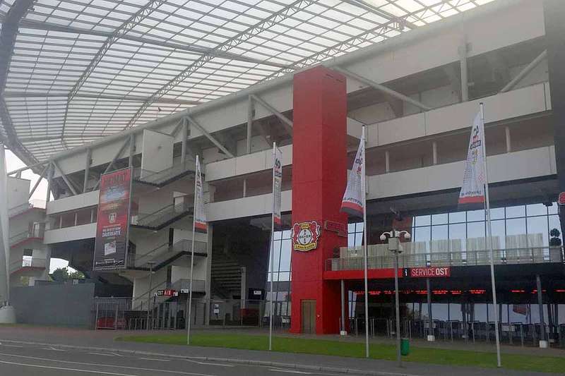 Bayer Leverkusen unterstützt Ibbenbürener Kickers: Trainingsmaterial und Netzwerkzugehörigkeit