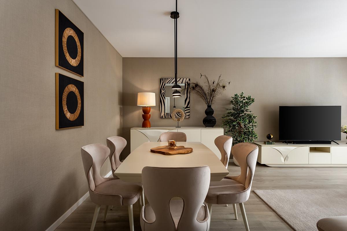 Fotografia de no Apartamento Montijo, destacando a decora&ccedil;&atilde;o com Estilo Africano.