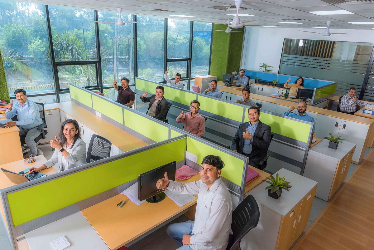 Professional headshot, portrait, and group photo for corporate and personal branding.