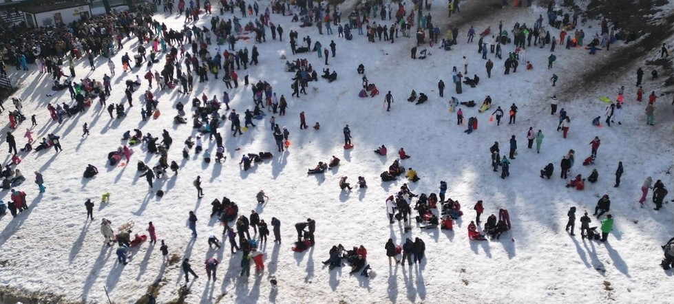 Italienisches Skigebiet von TikTok-Touristen überflutet